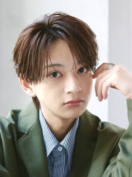 オーシャントーキョー サニー 原宿(OCEAN TOKYO Sunny) フェザーパーマセンターパートニュアンスパーマ韓国マッシュ黒髪