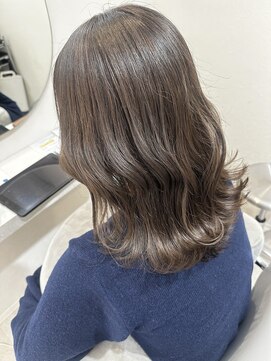 津市ロングレイヤーカットハッシュカット透明感カラー重めロング