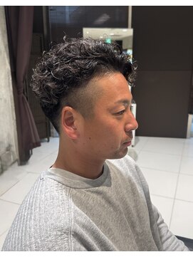 アヴァンスクロス あべのルシアス店(AVANCE. CROSS) MEN’S HAIR/サーフカール/刈り上げセンターパート/天王寺