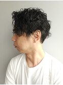前下がりスパイラルパーマ(刈り上げすぎないスタイル/メンズ)