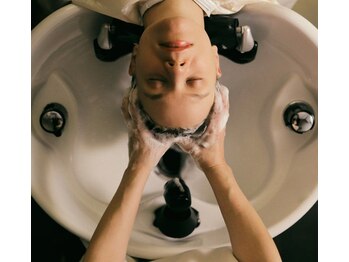ヘームル(HEMEL)の写真/美しい髪は頭皮から!スパ講師も務めたスパニストの極上癒し技術で、心身共に毎日の疲れをリフレッシュ。