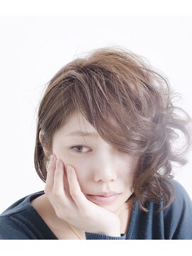 コロチカ(corochika by happia) カーリーボブ★