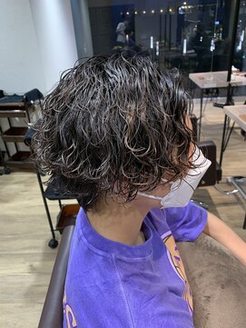 エヌプラス(N+) メンズヘアフェザーパーマサーフカール刈り上げセンターパート