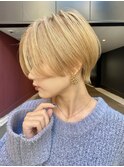 イメチェンホワイトブロンド美髪外ハネボブワイドバング髪質改善