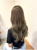 グラデーショングレージュカラー