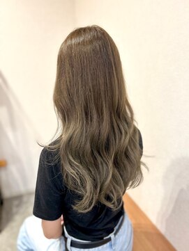 クロエバイラヴィズム 三条店(CLOE by LUVISM) グラデーショングレージュカラー