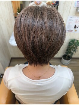 ヴォレ(Voler)の写真/白髪ぼかしに特化し多くの女性の悩みである白髪を”隠す”定義的カラーから”活かし魅せる”楽しむカラーへ