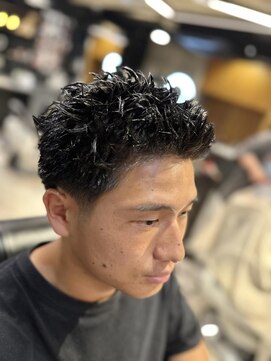 フランクスバーバー アンド ビアークラブ(FRANK'S BARBER and BEER CLUB) スパイキーショート/フェザーパーマ/サーフカール/有楽町