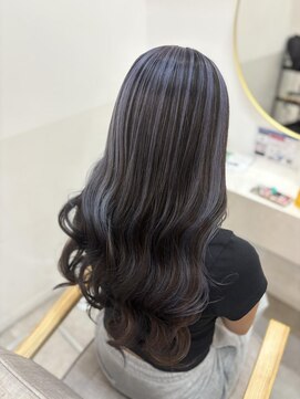 ラビス クローバー(Lovis clover) Miki ツヤ髪スタイル　くびれヘア