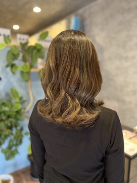 アンドブルー(and BLUE) ミントグレージュ×大人ミディ