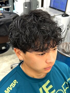 MEN’S HAIR/サーフカール/刈り上げセンターパート/北堀江