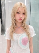 ノラ シンディ(NORA CYNDY) ブリーチハイトーンカラーブロンドロングハッシュカット