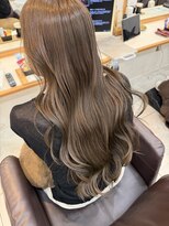 ラフューネ ヨコハマ(Raffune Yokohama) 王道アッシュベージュ*小池ひかる