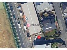 ヘアメイクジャミルの雰囲気（駐車場は当店向かって右側に１台、小さめの車でしたら入口前にも）