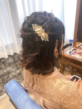 フラミューム 恵比寿(flammeum) ふじゆきアレンジ ねじりハーフアップ