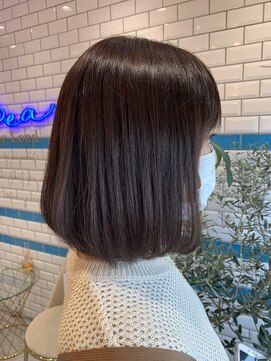 シー バイ ロンド 新宿(Sea by Lond) 前下がりボブと赤みのないフォギーベージュ♪