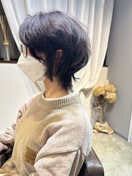 ワ ヘアー(wa-hair) 前髪パーマ斜めバング　小顔首長ウルフ大人かっこいい　髪質改善
