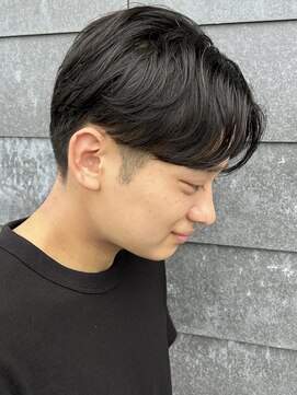 ヒュイル バイ ニアウ(Hwyl by Niau) メンズマッシュセンターパートスパイラルパーマニュアンスパーマ