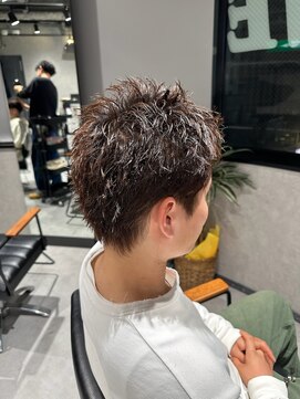 ネクストゼロ(NEXT zerO) くせ毛をいかしたスパイキーショート