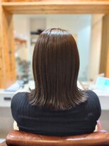 アドラーブル ココロ 新潟(adorable CoCoLo)&nbsp;20代30代大人可愛い艶感グレージュ切りっぱなしショート