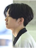 メンズ　刈り上げセンターパート　ミディアム