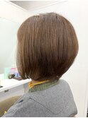 丸い前下がりボブ