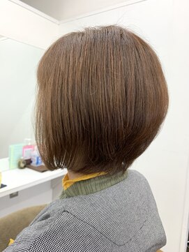 ヘアーアンドスパ ベアーズ 2 丸い前下がりボブ
