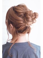 ヴィックス クリスタル(VIC’S crystal)&nbsp;【VICS川口】ラフなお出かけシニヨン《伊藤千尋》