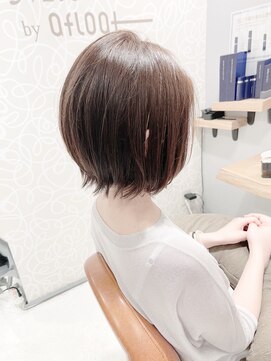 ミッシェル アフロート(michelle afloat) ２０代３０代４０代５０代ツヤ小顔CカーブカットのCライン外ハネ