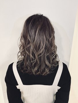 アース 東戸塚店(HAIR & MAKE EARTH) 大人グレージュ 20代/30代/40代/ハイライト/髪質改善