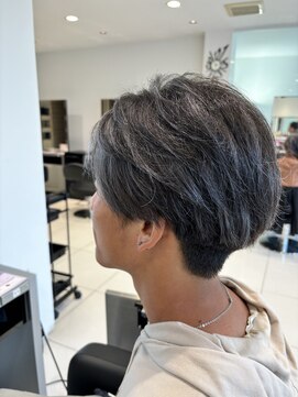 アッシュ 稲田堤店(Ash) シルバーメッシュ×センターパート