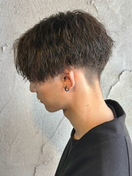 ニアウ 高崎店(Niau) メンズセンター縦落ちツイストスパイラルパーマ群馬高崎眉毛