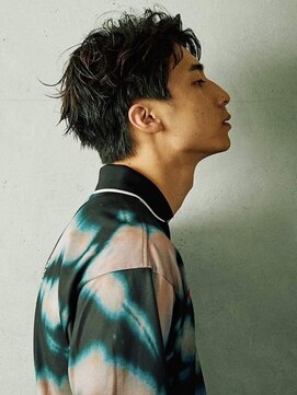 ノイ(noi) センターパートニュアンスパーマ刈り上げツーブロックメンズヘア