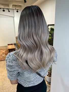 メリー オオサカ(Merly Osaka) 髪質も綺麗なまま!ホワイトバレイヤージュ