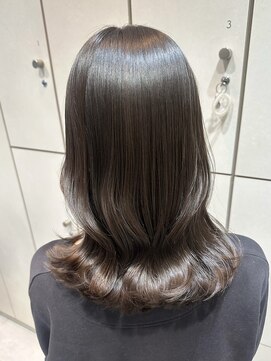 ヴァネッサ VANESSA 韓国風ゆる巻きくびれミディアムヨシンモリ鶴見