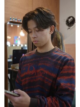 エディ(Edy) メンズセンターパートニュアンスパーマブラウンカラー眉毛カット