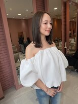 ロロネー 梅田(Lolonois)&nbsp;オリーブベージュ×切りっぱなしボブ
