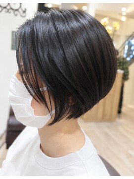 ルシードスタイル クリザンテーム 大人の艶感ショートボブ
