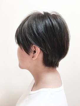 テテ ヘアアンドメイク(TETE hair and make) 耳かけベリーショート