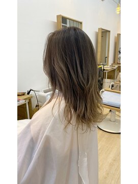 エアー(air.) 【箕面】air._ブリーチ/ハイライト/バレイヤージュ