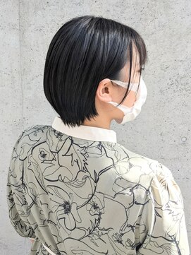 ロペヘア(LOPE hair) 《LOPE hair∥naomi》ブラックカラー・耳かけショート