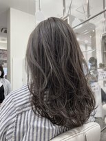 ウィル 江坂店(WiLL)&nbsp;**細いハイライトを忍ばせたグレージュカラー**《山田　果奈》