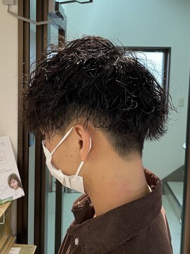 コワファーストナガサキシャンプーボーイ(COIFF1RST NAGASAKI SHAMPOO BOY) 波巻きパーマ【コワファースト長崎】