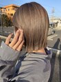 ルヴェール(Le Vert) ベージュ×ぱつっとボブ