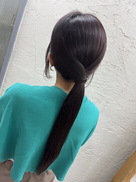 チャルム (Charom) タイトローポニーアレンジ