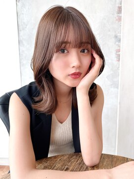 アフロート ルヴア(AFLOAT RUVUA) るなstyle ブラウンベージュ レイヤー薄め前髪 外ハネミディ