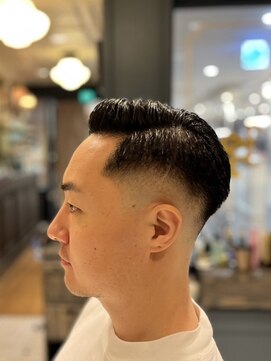 ルドローブラント 有楽町店(Ludlow Blunt) 【LUDLOW BLUNT】サイドパートスタイル フェードカット バーバー