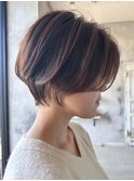 丸みショートボブ切りっぱなしボブハイライトカラー大人ショート