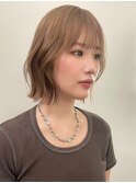 ハイトーン切りっぱなしショートボブミルクティーピンクベージュ