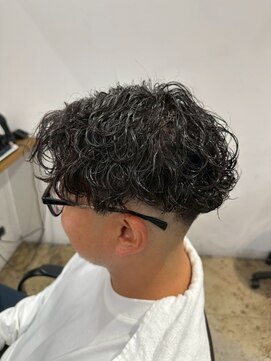 ザデイトウキョウ 表参道 青山(THE DAY TOKYO) MEN'S HAIR/波巻きツイストスパイラル/スキンフェード/表参道駅